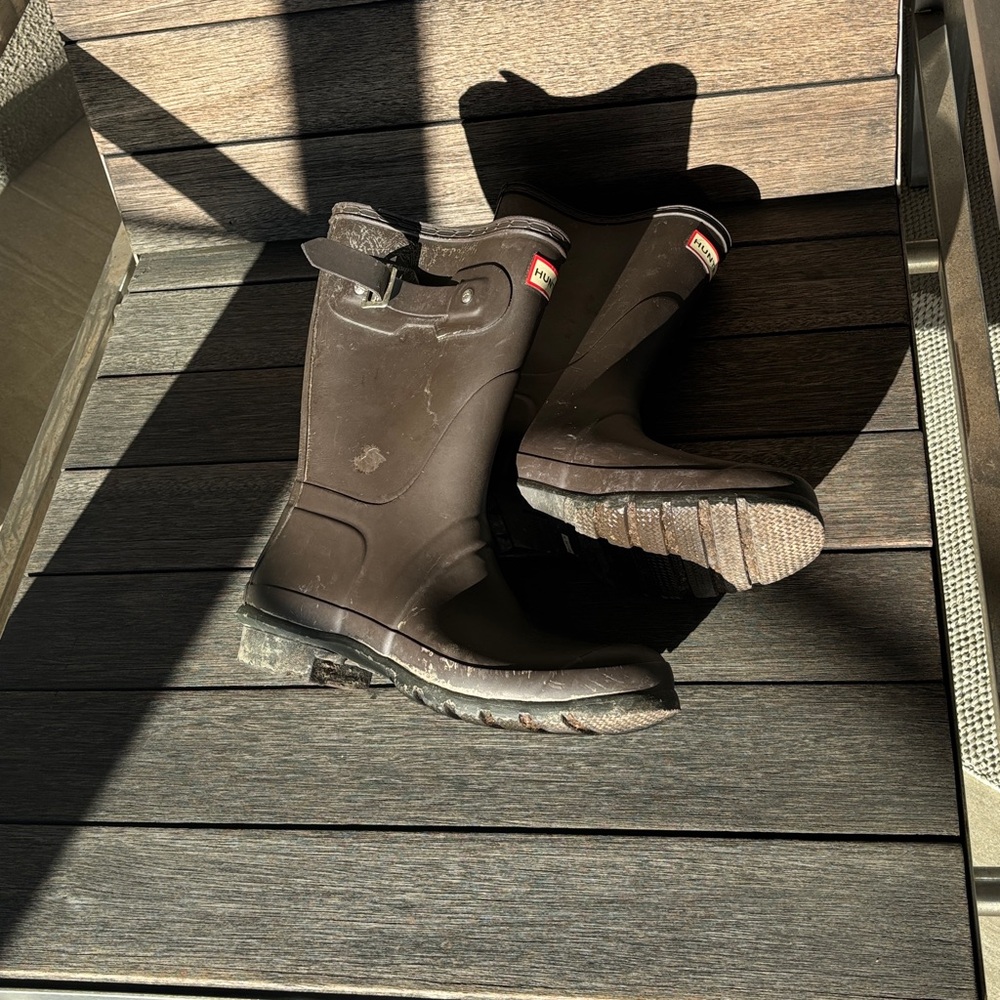 Hunter Unisex Chocolate Rain Boots - Picture 3 of 6
